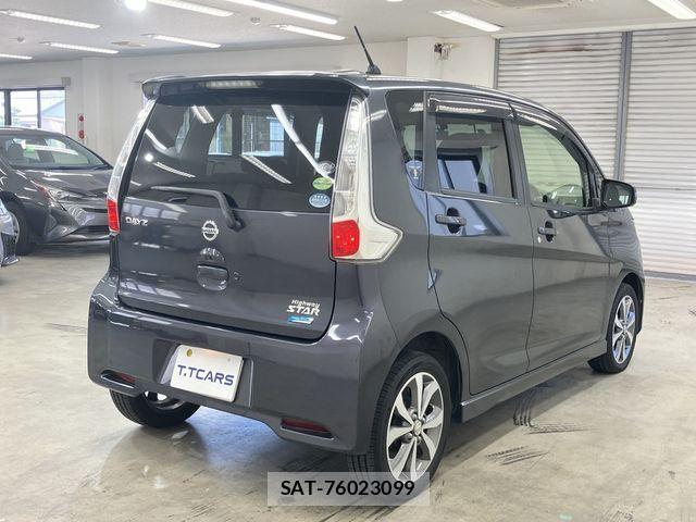 Nissan DAYZ 2013-09 8795750-22