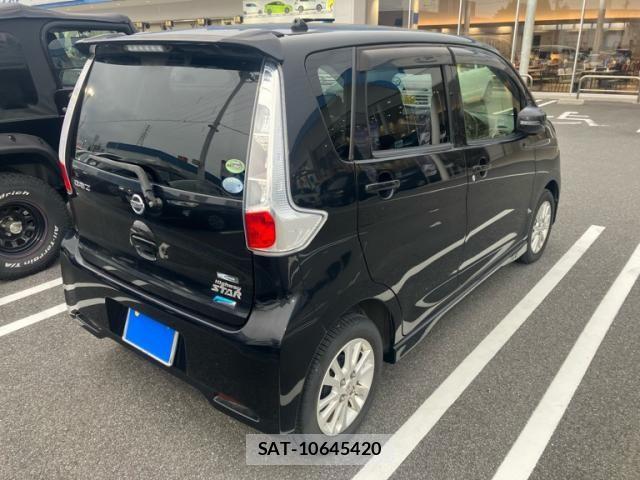 Nissan DAYZ 2013-10 8795748-2