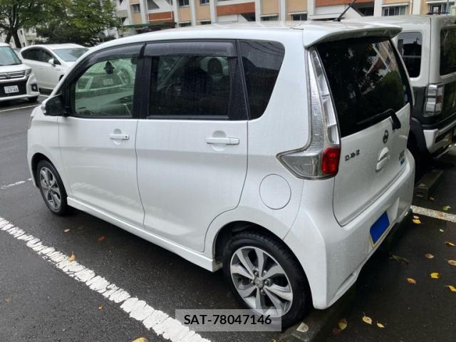 Nissan DAYZ 2014-01 8828654-2