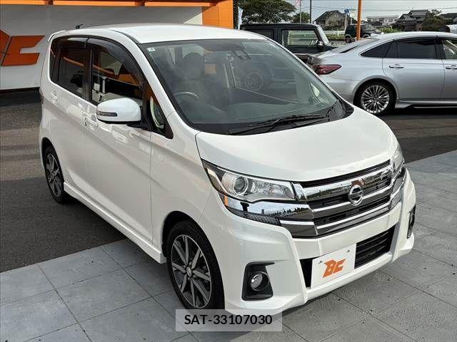 Nissan DAYZ 2015-11 8828639-9