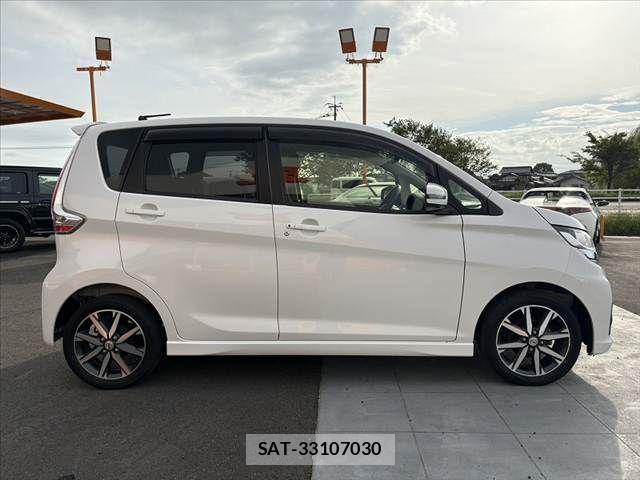 Nissan DAYZ 2015-11 8828639-11