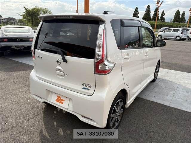 Nissan DAYZ 2015-11 8828639-12