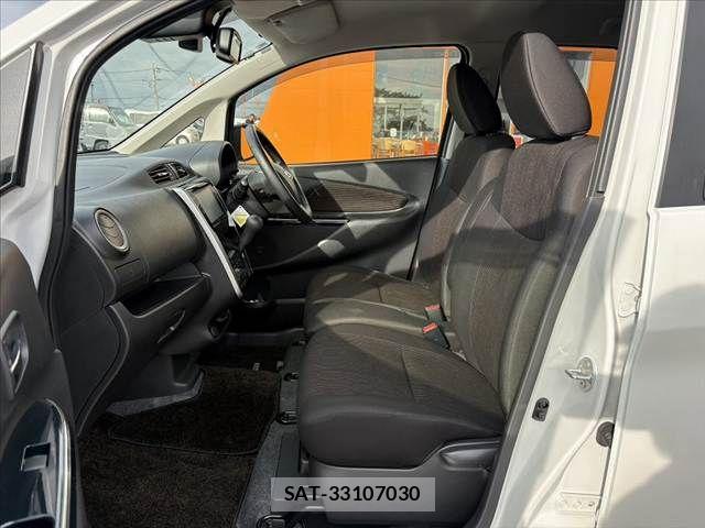 Nissan DAYZ 2015-11 8828639-16