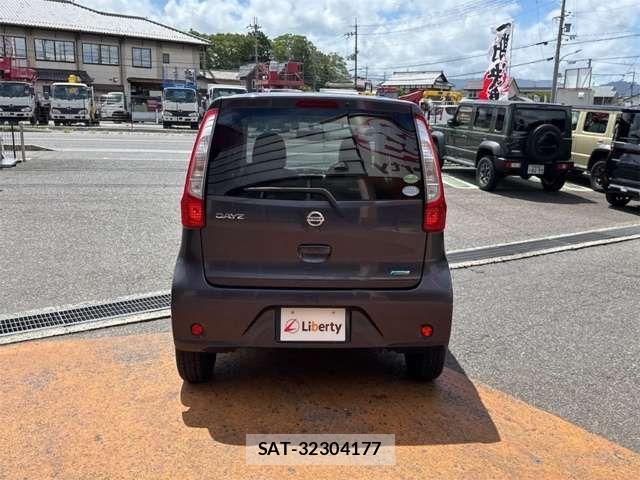 Nissan DAYZ 2013-12 8828641-13