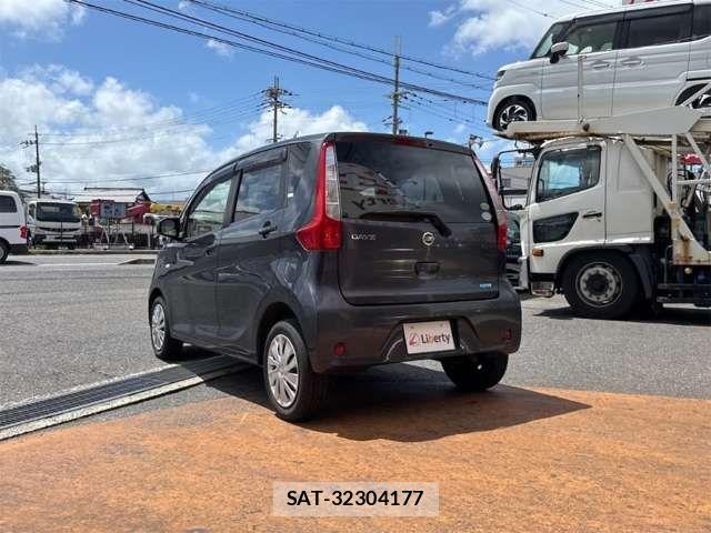 Nissan DAYZ 2013-12 8828641-14