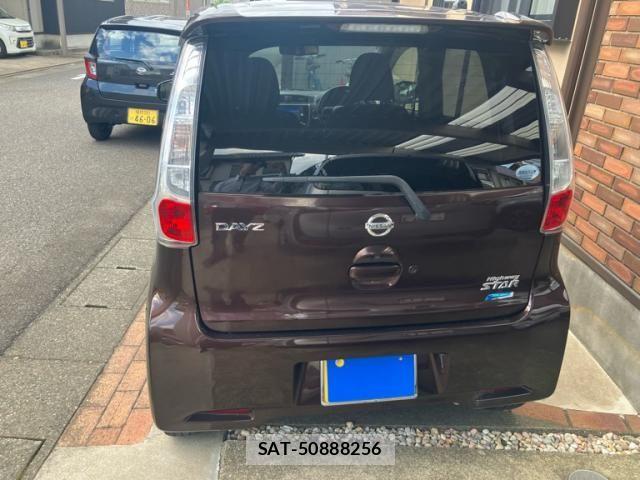 Nissan DAYZ 2015-09 8828646-13