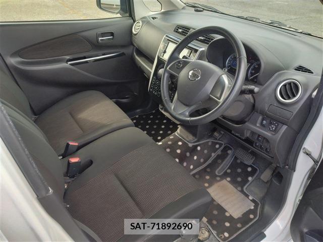 Nissan DAYZ 2018-05 8848684-22