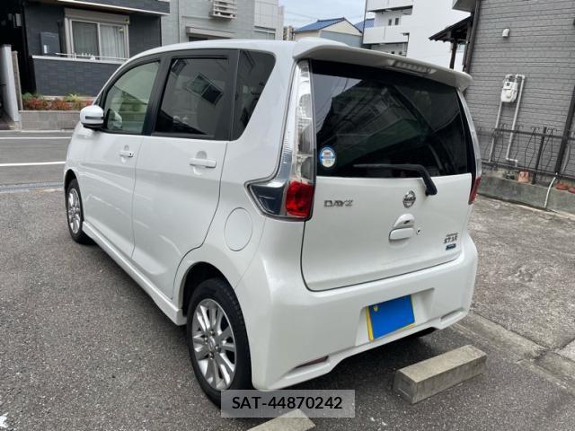 Nissan DAYZ 2014-01 8879431-3