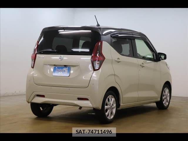 Nissan DAYZ 2022-01 8879412-18