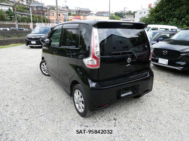 Nissan DAYZ 2017-09 8879418-5