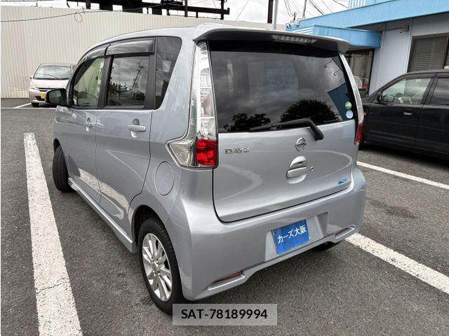 Nissan DAYZ 2013-12 8883513-3