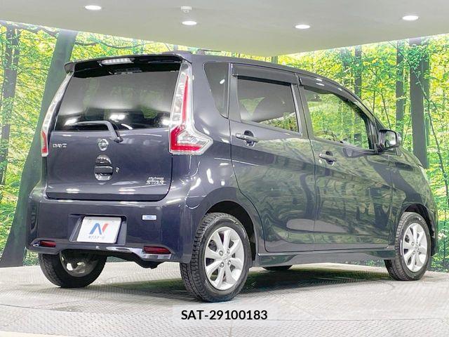 Nissan DAYZ 2017-08 7217363-18