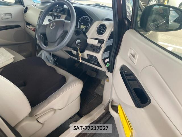 Nissan DAYZ 2015-06 7616141-11