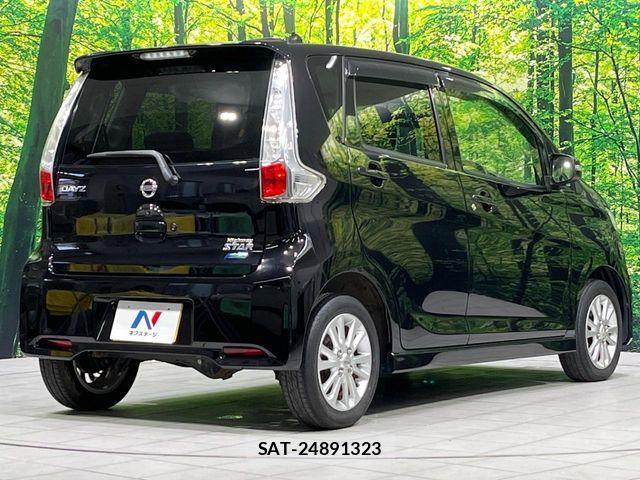 Nissan DAYZ 2013-10 8145709-16