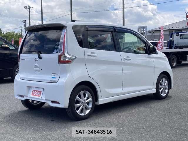 Nissan DAYZ 2016-01 8245026-4