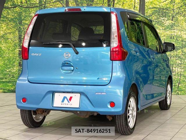 Nissan DAYZ 2013-09 8245025-17