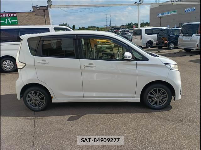 Nissan DAYZ 2015-10 8314167-3