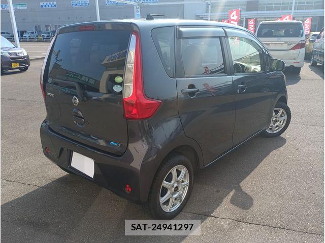 Nissan DAYZ 2015-03 8365536-1