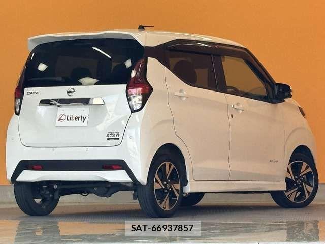 Nissan DAYZ 2021-11 8365531-8