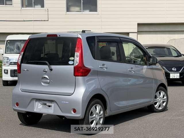 Nissan DAYZ 2017-05 8658720-1