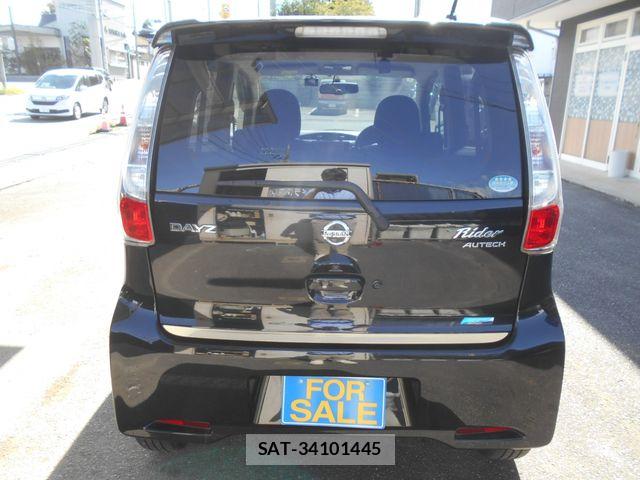 Nissan DAYZ 2013-12 8741660-4