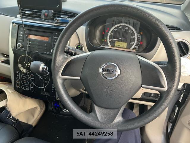 Nissan DAYZ 2013-10 8828660-16