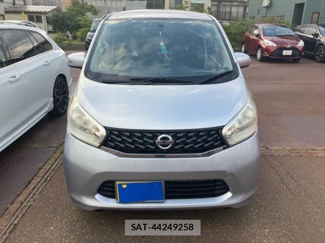 Nissan DAYZ 2013-10 8828660-3