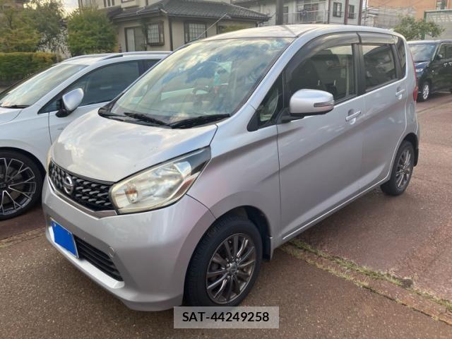 Nissan DAYZ 2013-10 8828660-4