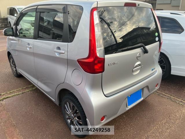 Nissan DAYZ 2013-10 8828660-5