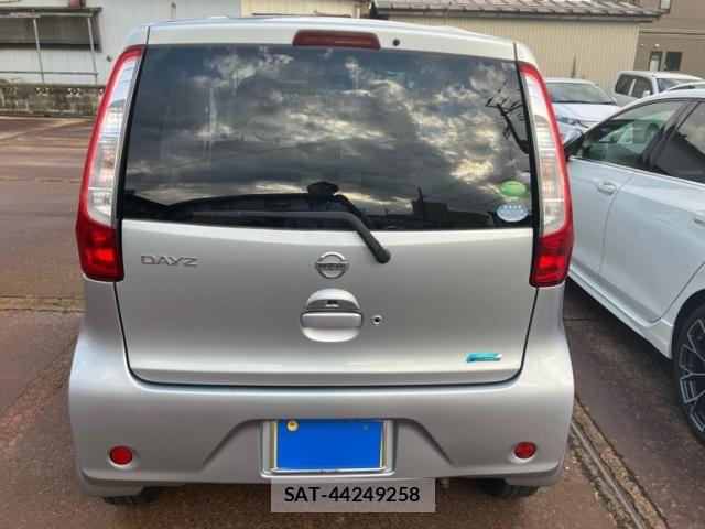 Nissan DAYZ 2013-10 8828660-6