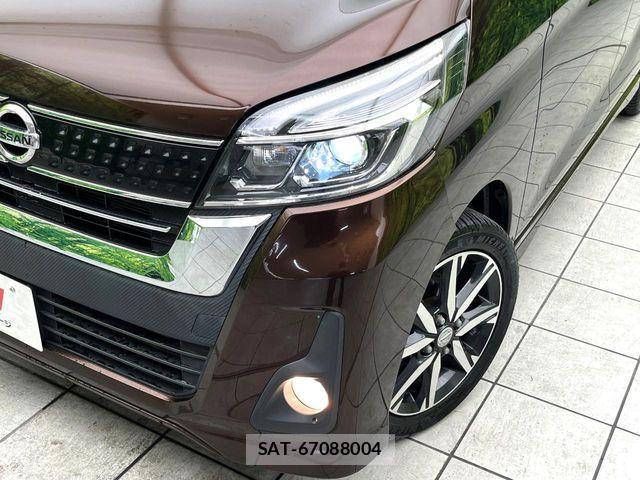 Nissan DAYZ ROOX 2017-03 4752871-11