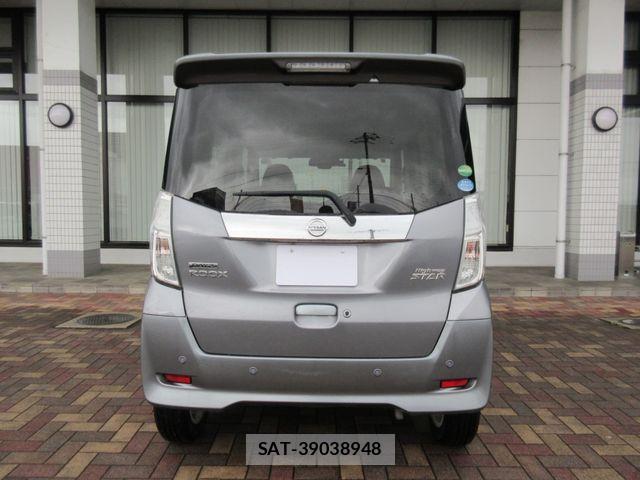 Nissan DAYZ ROOX 2018-05 6790981-12