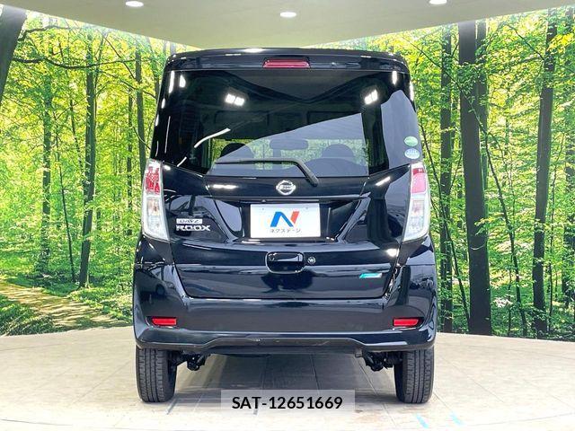 Nissan DAYZ ROOX 2015-07 6814652-14