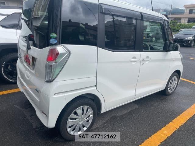 Nissan DAYZ ROOX 2014-03 7217389-2