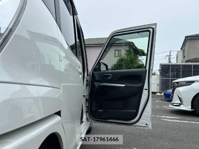 Nissan DAYZ ROOX 2015-06 7250473-12
