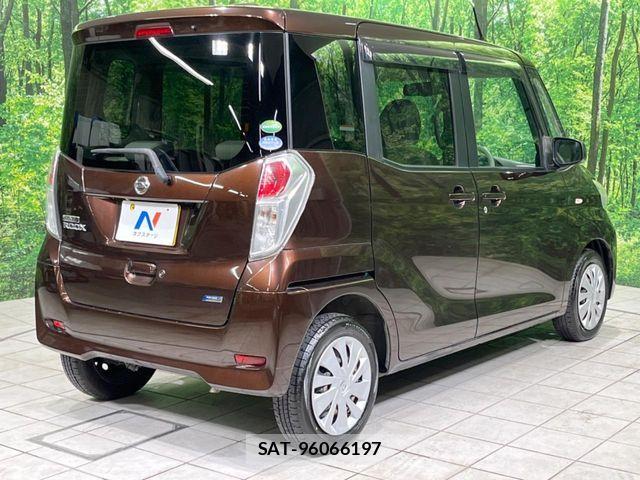 Nissan DAYZ ROOX 2015-06 7391915-16