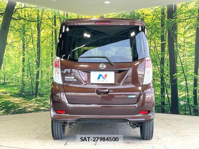 Nissan DAYZ ROOX 2015-09 8145718-14