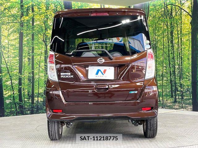 Nissan DAYZ ROOX 2016-10 8334581-14