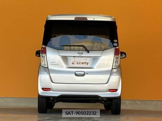 Nissan DAYZ ROOX 2017-04 8365563-7