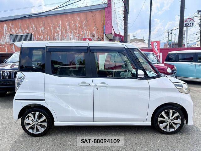 Nissan DAYZ ROOX 2014-02 8561684-5