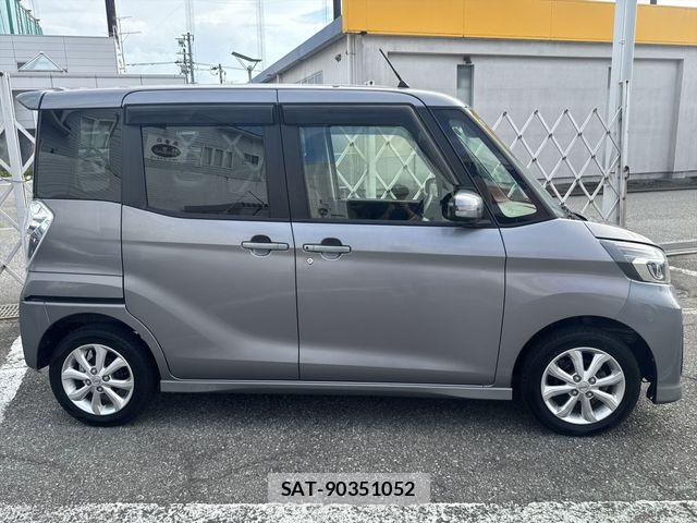 Nissan DAYZ ROOX 2017-09 8561682-3