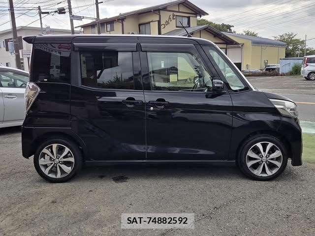 Nissan DAYZ ROOX 2014-05 8828691-11