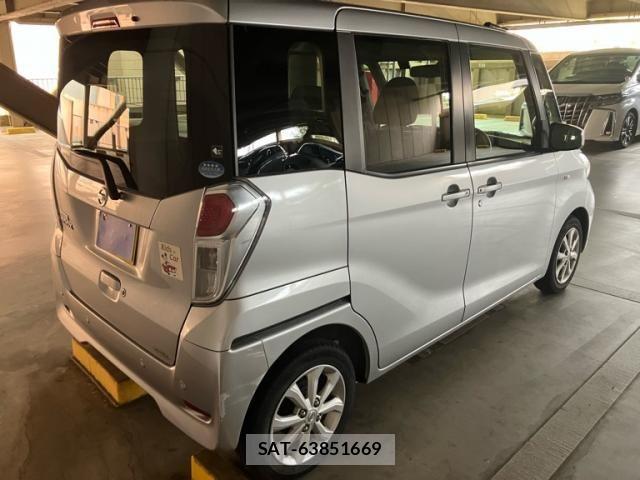 Nissan DAYZ ROOX 2018-09 8879454-3