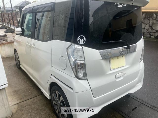 Nissan DAYZ ROOX 2015-08 8879458-9