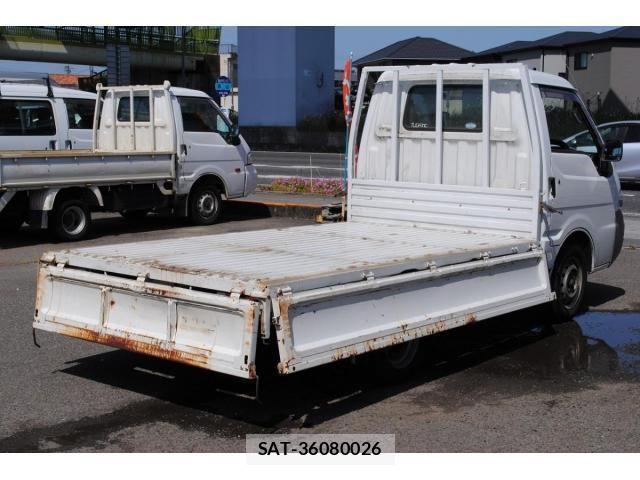 Mitsubishi DELICA 2005-01 7020343-13