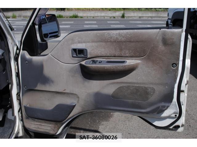 Mitsubishi DELICA 2005-01 7020343-22
