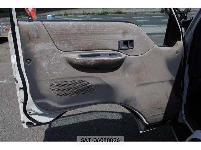 Mitsubishi DELICA 2005-01 7020343-23