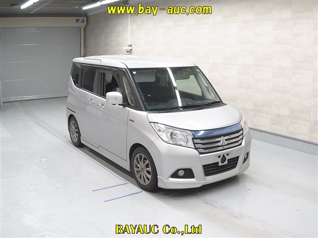 Mitsubishi DELICA 2018-03 1076866-0