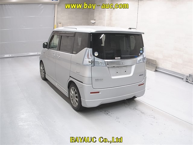 Mitsubishi DELICA 2018-03 1076866-1