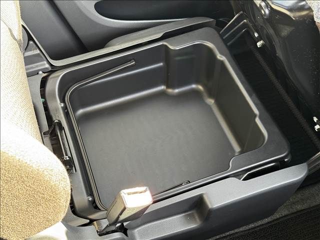 Mitsubishi DELICA 2011-04 1823905-15